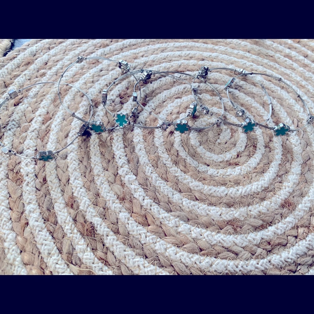 Set of 6 bracelets